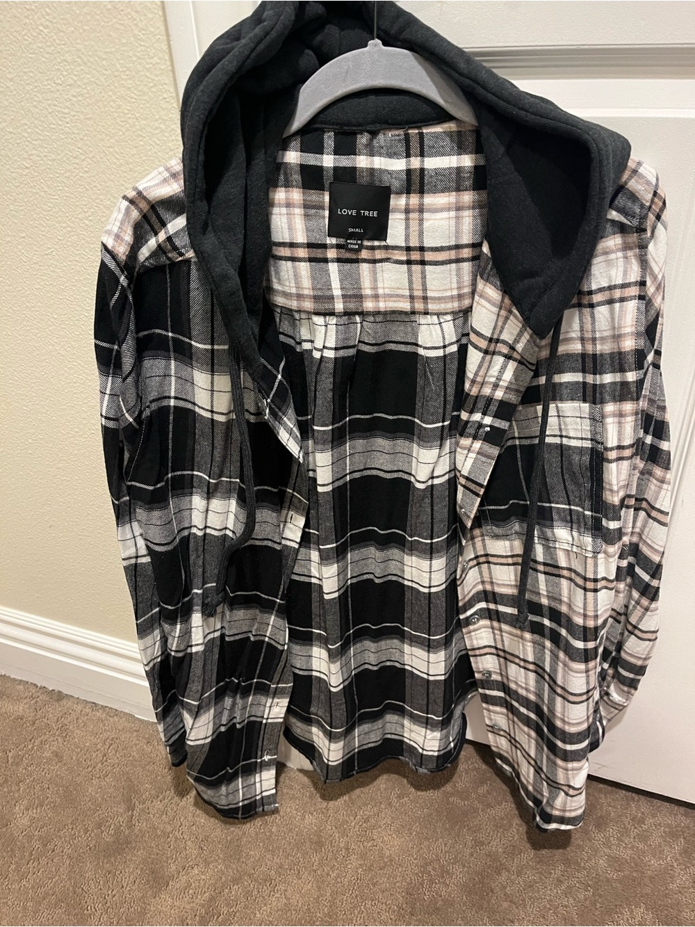 Love Tree Black, White & Cream Plaid Hooded Shirt